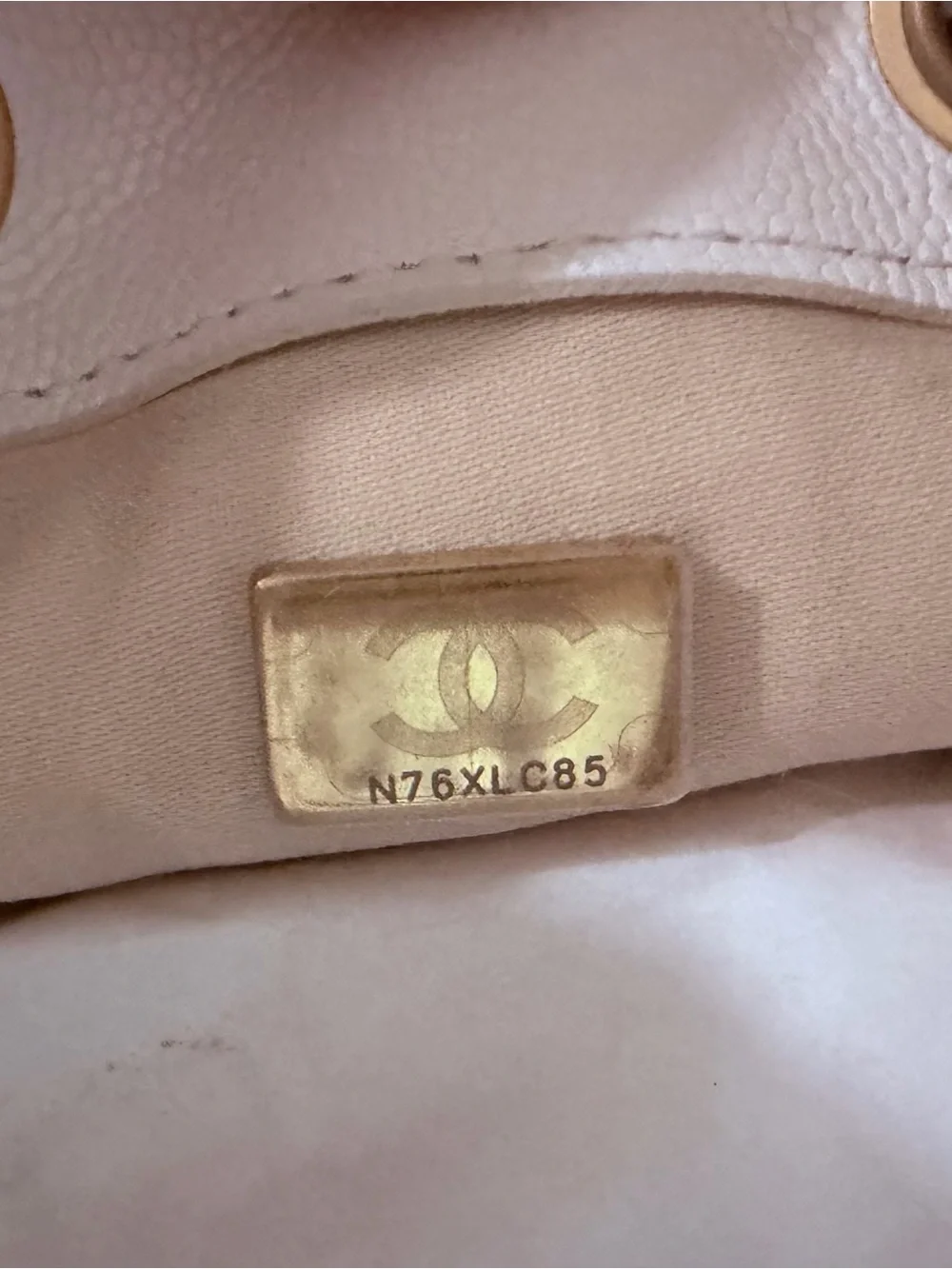NEW Chanel 25S White Quilted Caviar Leather with Gold Hardware.  Medium.